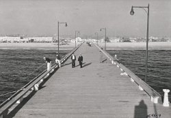 Newport.Pier_1940_1b.JPG