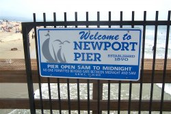Newport.Pier_2007_Welcome.Sign.jpg