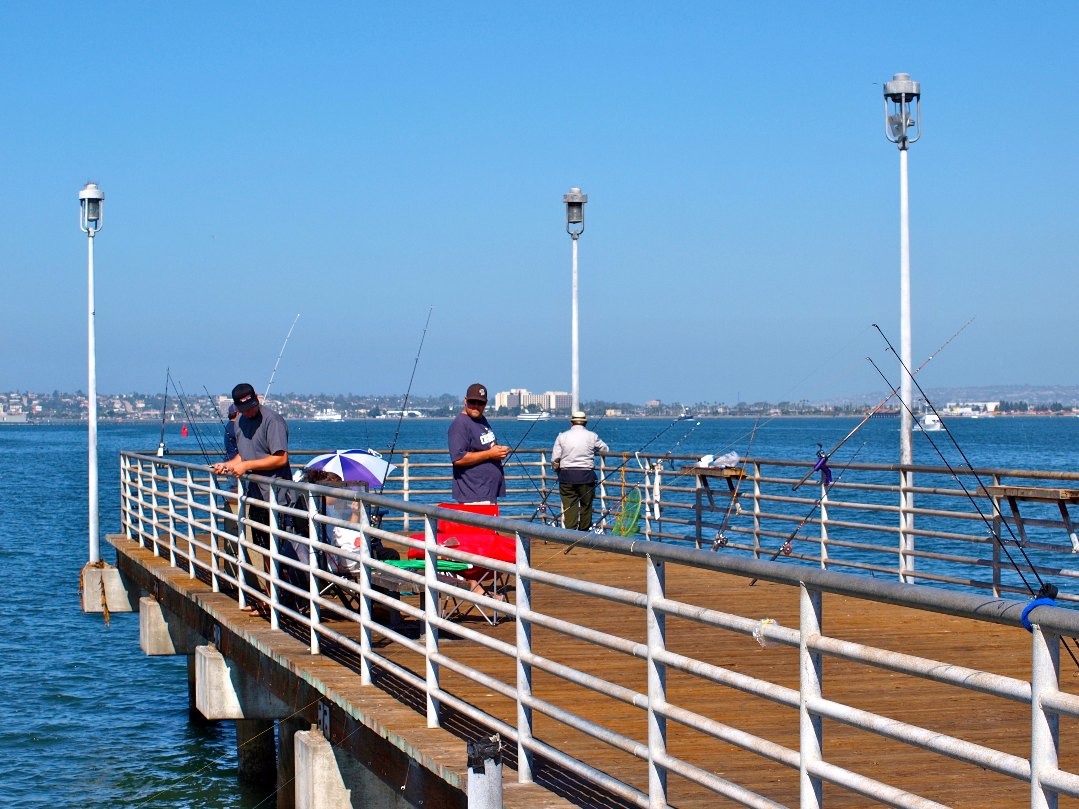 Coronado Ferry Landing Pier - Pier Fishing in California