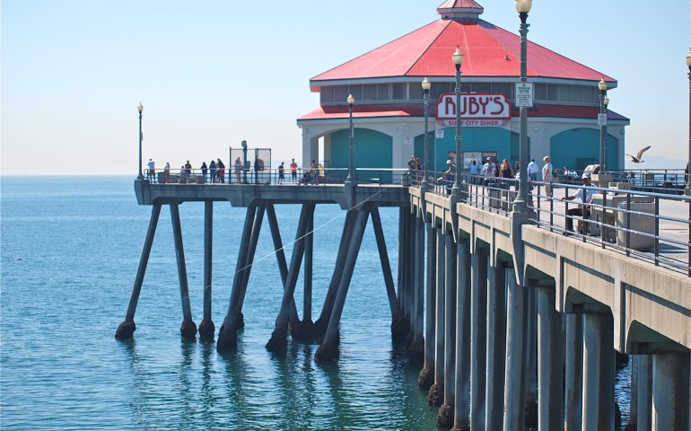 Huntington Beach Pier - Pier Fishing in California