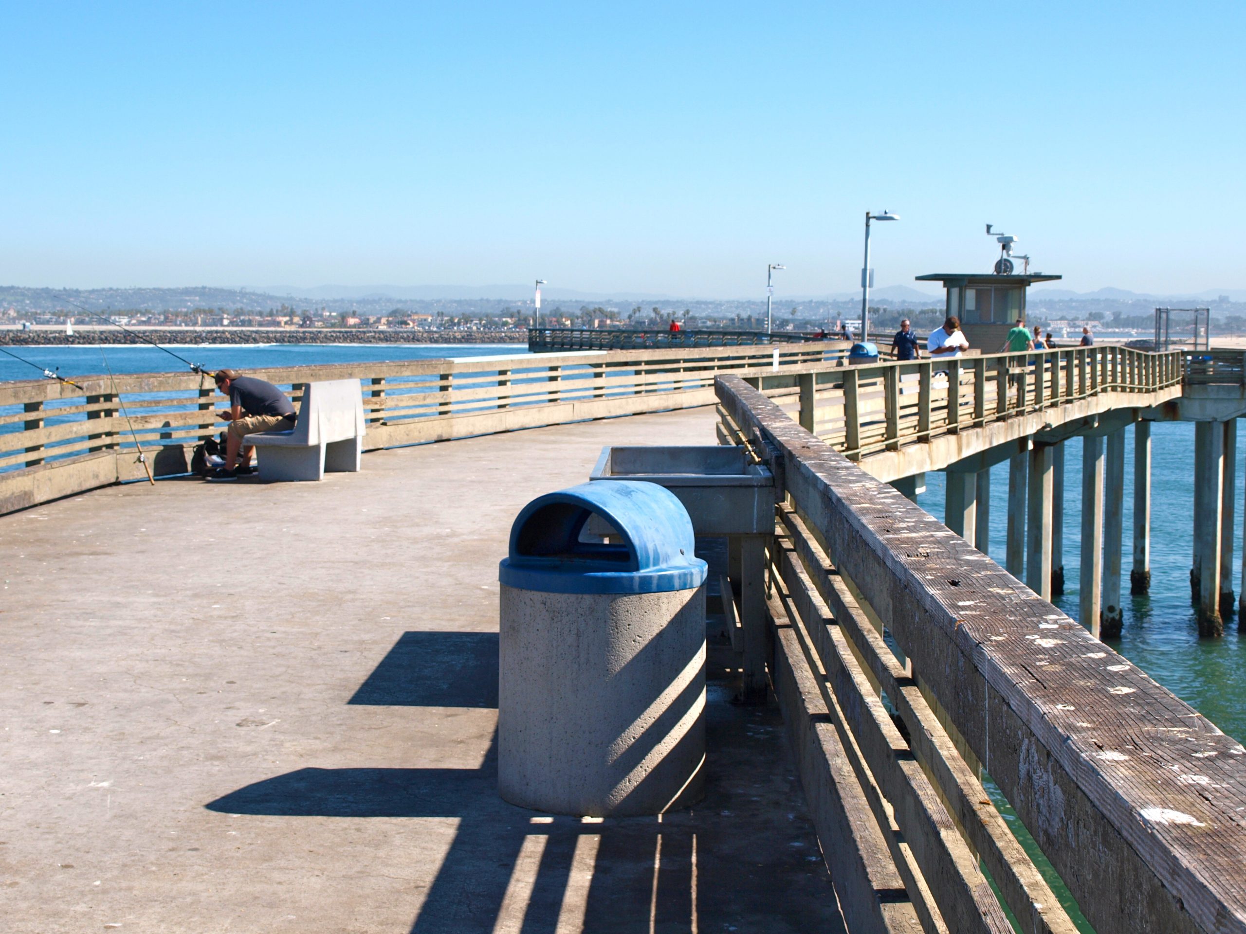 Fishing Rod Holder For The Pier Or Jetty  A Quick and Easy was to keep  your rod from sliding around on the Pier , Local Angler Billy show Us a  Cheap