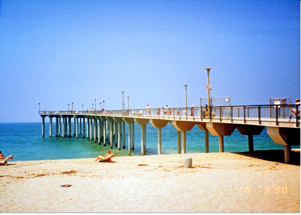 Aliso_Pier_1990_3a - Pier Fishing in California