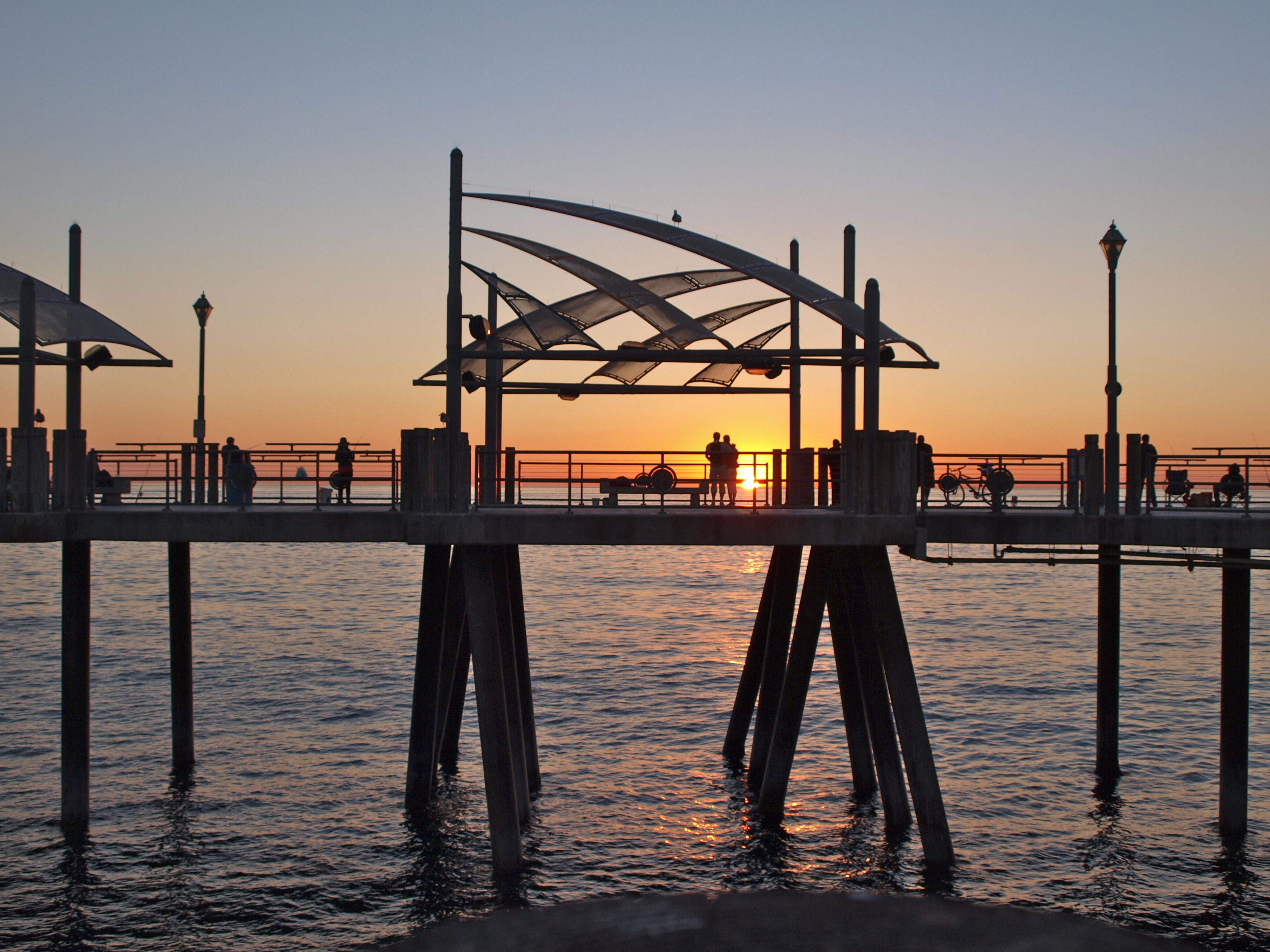 Redondo Beach Pier - Pier Fishing in California